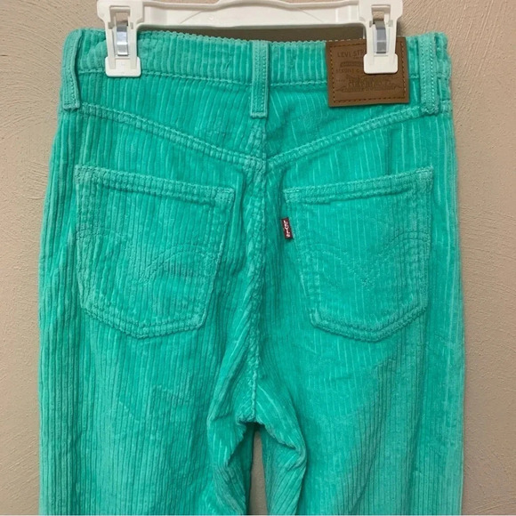 Levi’s Ribcage Straight Ankle Pants in Electric Green Corduroy Size 24 - Picture 9 of 16